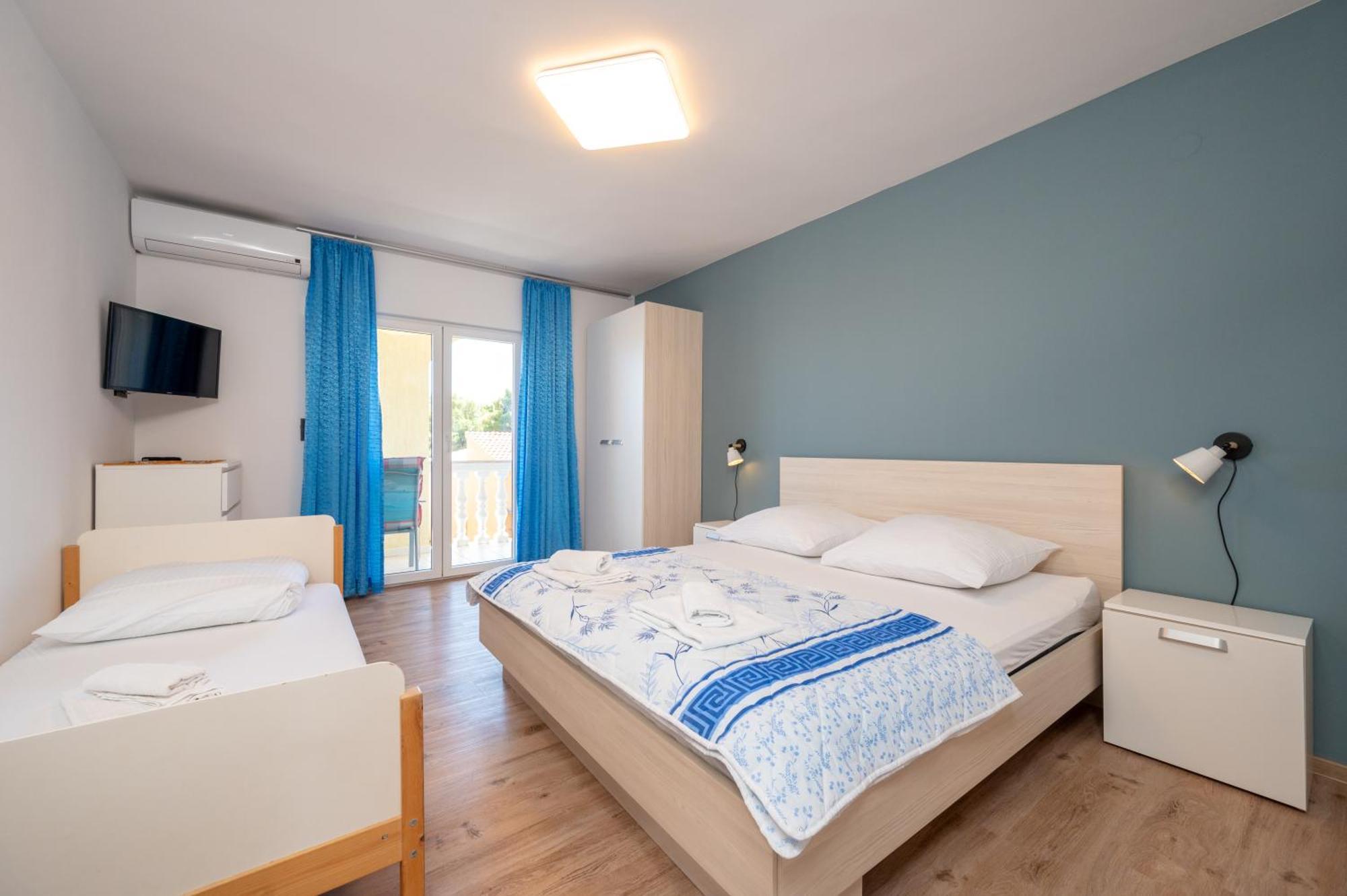Apartments Zdravko Trogir Ngoại thất bức ảnh