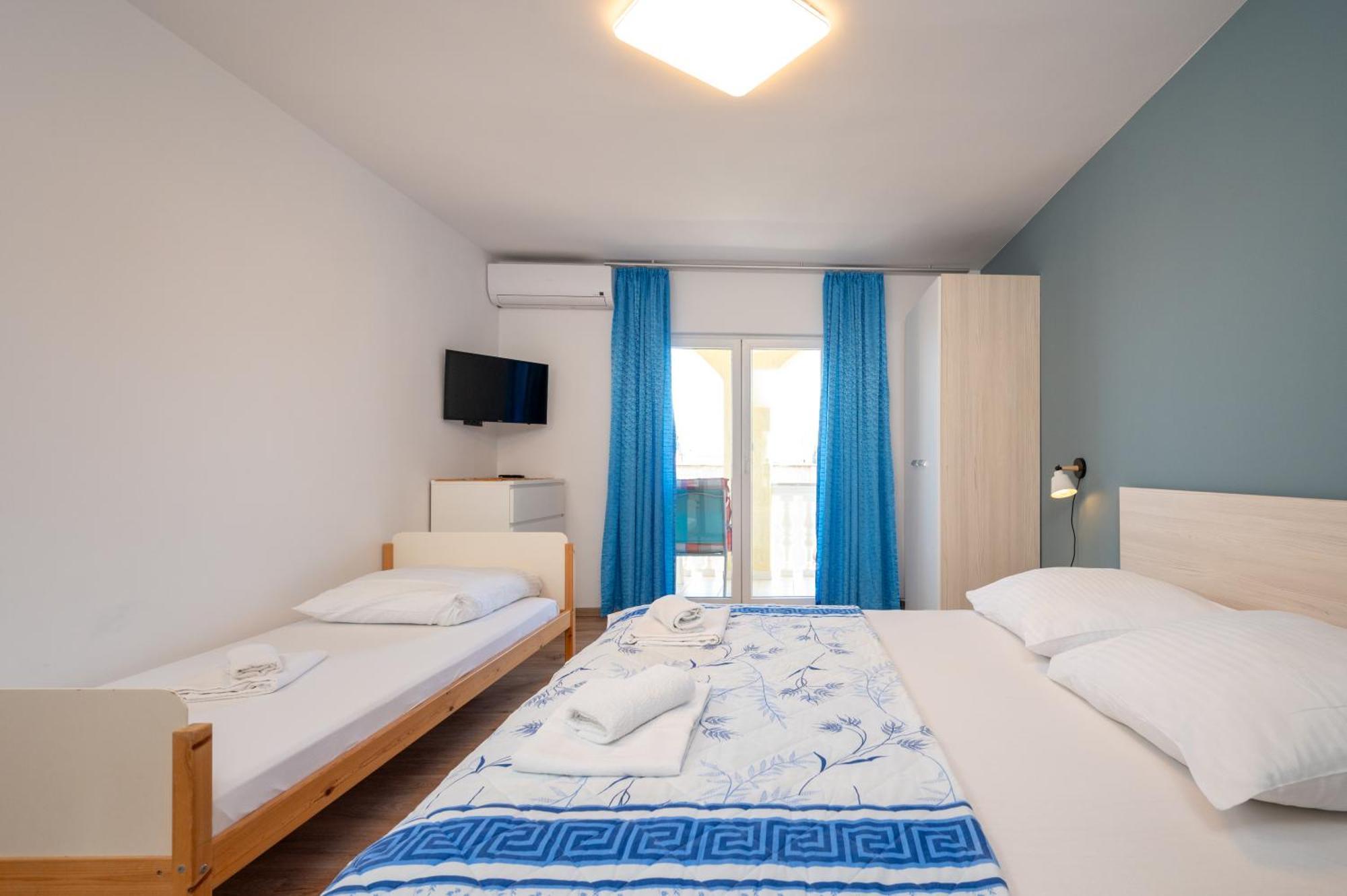 Apartments Zdravko Trogir Ngoại thất bức ảnh