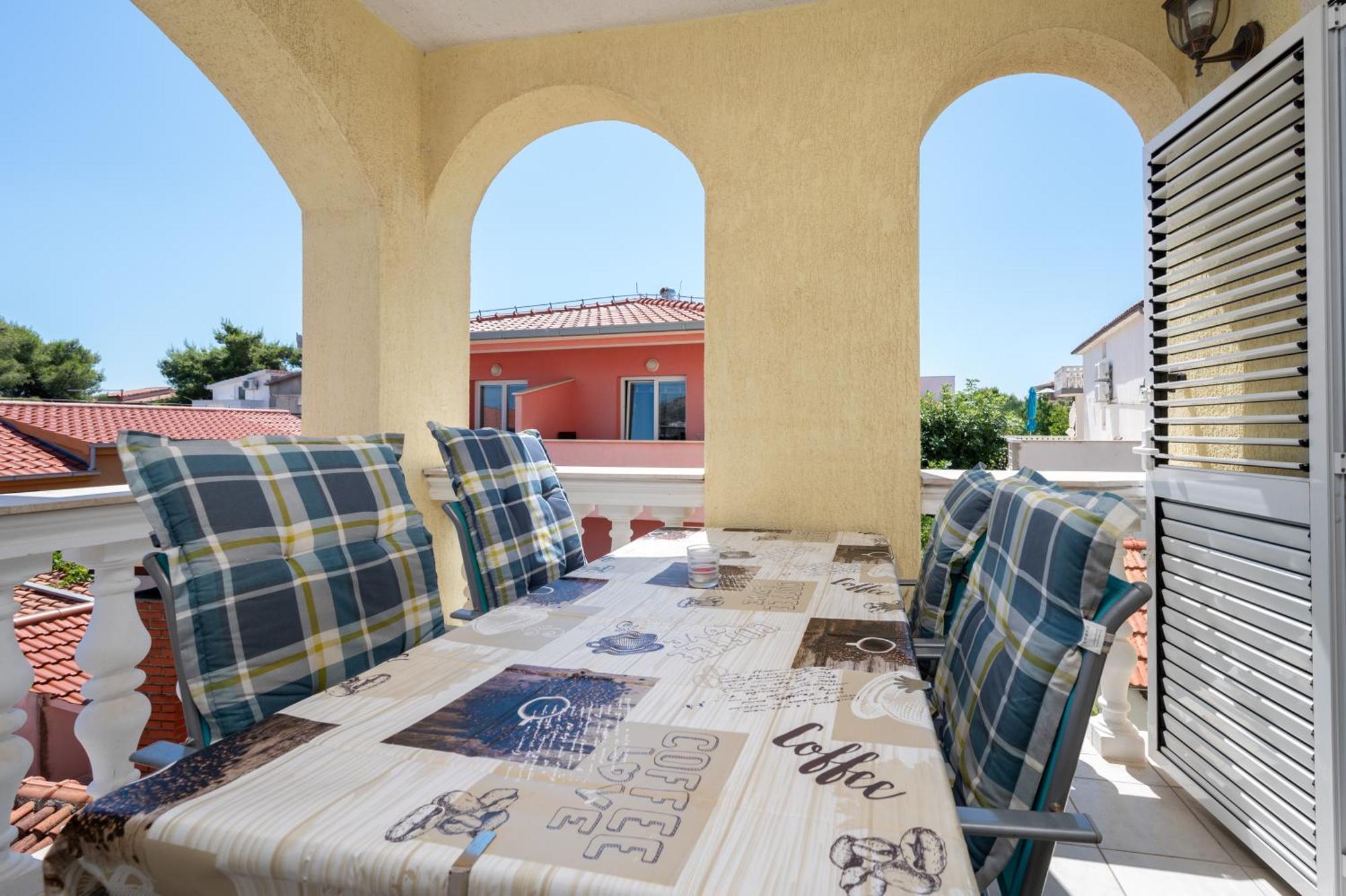 Apartments Zdravko Trogir Ngoại thất bức ảnh