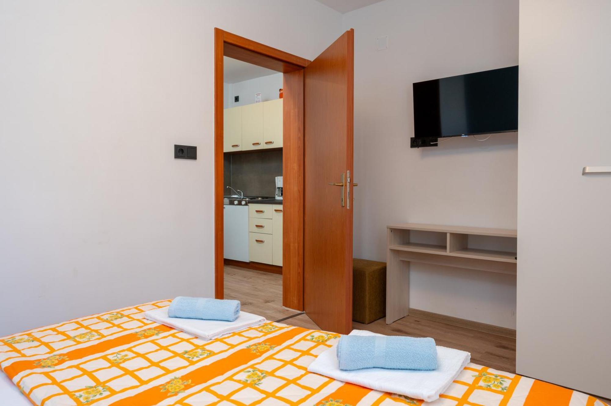 Apartments Zdravko Trogir Ngoại thất bức ảnh