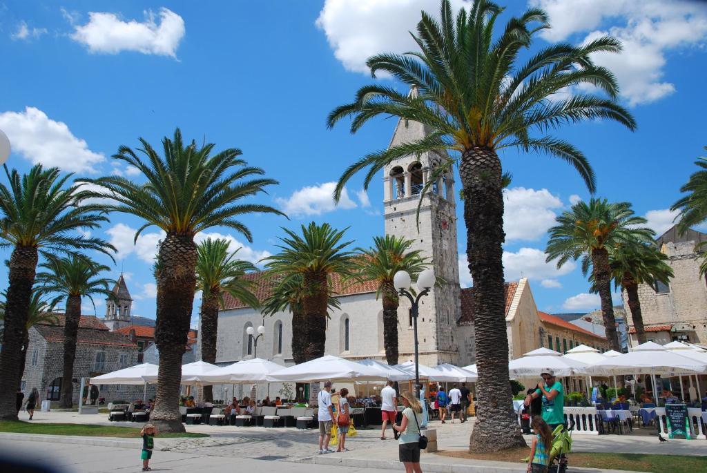 Apartments Zdravko Trogir Ngoại thất bức ảnh
