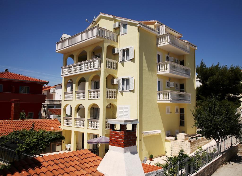 Apartments Zdravko Trogir Ngoại thất bức ảnh