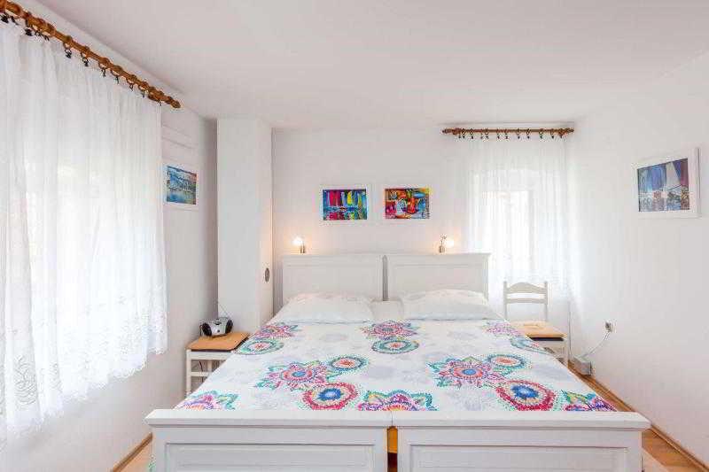 Apartments Zdravko Trogir Ngoại thất bức ảnh